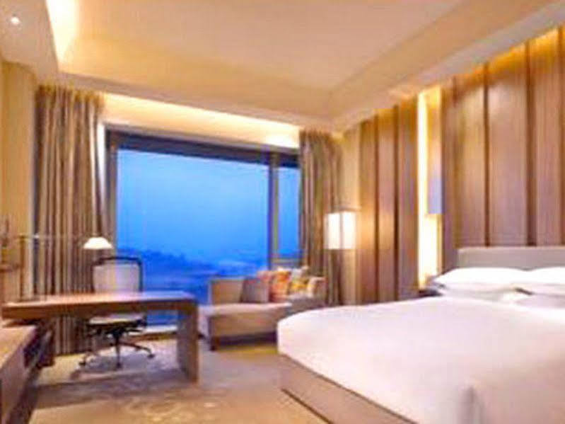 Hyatt Regency Guiyang Hotel Guiyang  Exterior photo